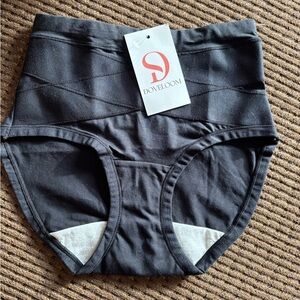 Doveloom Black High-Waisted Briefs NWT